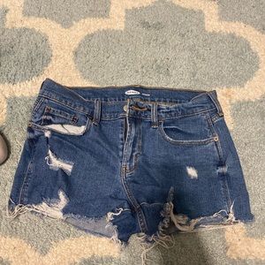 Old navy boyfriend jean short!